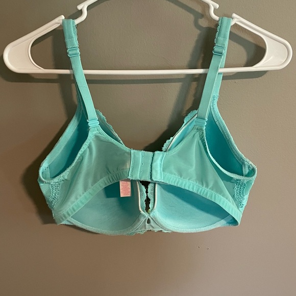 Victoria's Secret Body By Victoria Lined Perfect Coverage. 34DDD Rhinestone Bra - Picture 4 of 7